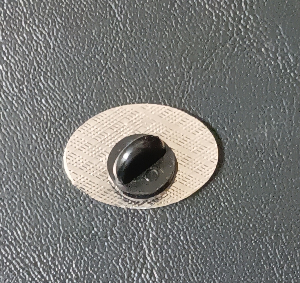 Batman Pin (NEW) - Picture 2 of 3